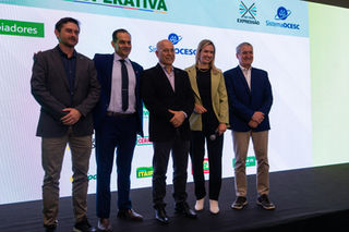 Revista Cooperativa é lançada no Encontro de Comunicadores da OCESC