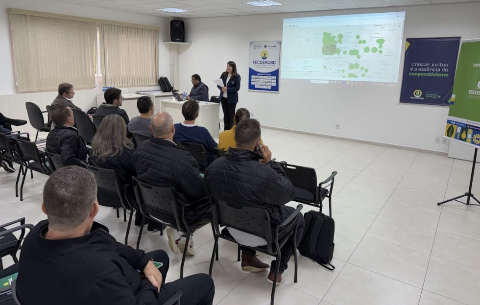CERSUL sedia encontro da FECOERUSC com foco em padronização e capacitação entre cooperativas