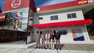 Coopercocal é homenageada por contribuição na construção do quartel dos Bombeiros em Cocal do Sul
