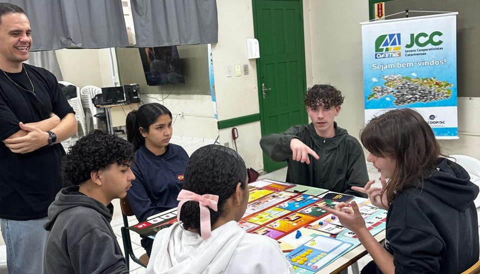 JCC Game leva cooperativismo para dentro da sala de aula e conclui atividades