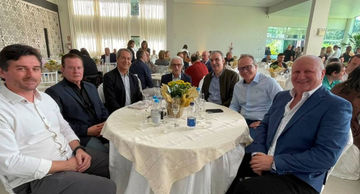Cooperalfa prestigia homenagens no Encontro Catarinense da Imprensa