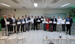 Unimed Chapecó: primeira turma de médicos certificados em Cirurgia Robótica conclui formação