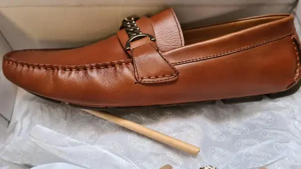 Miniatura: Lote Premium: 22 Pares de Zapatos de Marca para Caballero (Grado A)