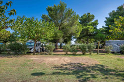 238-Camping-Occitanie-Beau-Rivage-Ciela-Village-Emplacement-Confort
