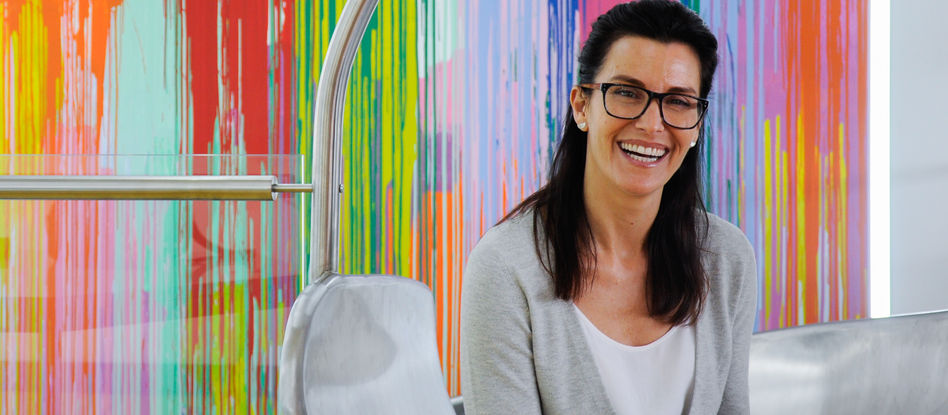 Sunny Grosso con la Comunidad F, confundadora de Delivering Happiness