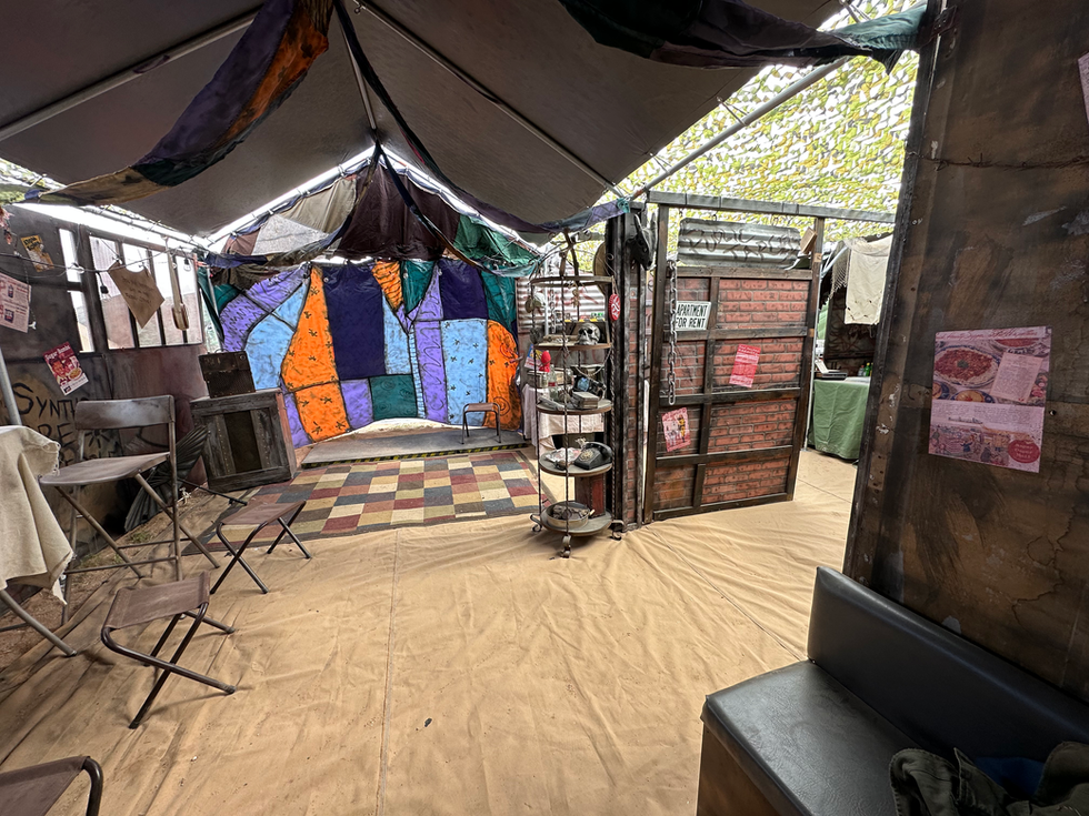 Wasteland Public Eye Lounge