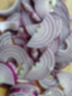 sliced red onion