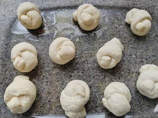 Pizza Dough Knots 