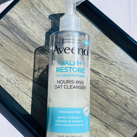Aveeno Nourishing Oat Cleanser: A Comprehensive Review with Pros and Cons