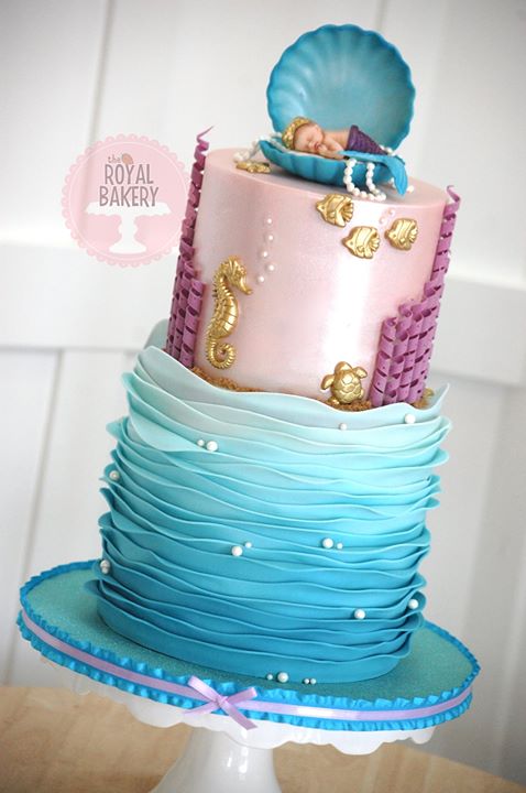 royal baby shower cake