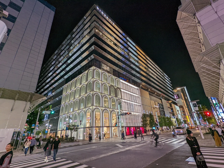 Luxurious Ginza shopping in Tokyo’s sophisticated hub, offering designer fashion, luxury watches, and matcha confections at Matsuya and Toraya. Just 10 min from Tokyo Station via Marunouchi Line, this upscale district with English-speaking staff is perfect for tourists seeking tax-free boutiques and patisseries, blending Tokyo’s cosmopolitan Japan travel elegance.