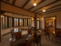 Elegant Hakone dining with kaiseki and sushi near Lake Ashi and Hakone Open-Air Museum. Perfect for tourists post-onsen, these restaurants use Sagami Bay seafood and mountain vegetables, blending Japan’s culinary heritage with misty valley views for a memorable Japan food travel experience.