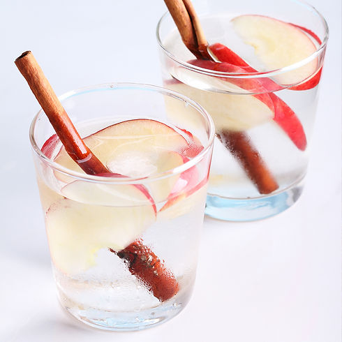 Apple, Cinnamon and Lemongrass water.jpe