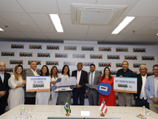 Reunião definiu prioridades para a saúde municipal, com entrega de equipamentos, ambulância e planejamento de novo hospital em Itabela.