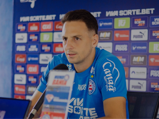 Arias valoriza força do grupo e foca no duelo com Santos