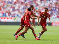 O Bahia derrotou o Santos na Fonte Nova com gols de Juba e Lucho e se mantém entre os quatro primeiros do Brasileirão.