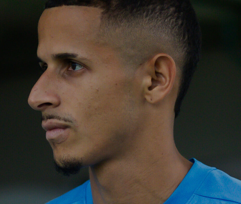 Esquadrão volta ao CT Evaristo de Macedo para retomar preparação visando o duelo contra o Vasco, com titulares em recuperação e trabalho tático reforçado.