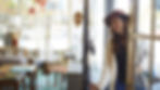 Daten, entrance, bar, cafe, inlopen, dating, ontmoeten, mooie vrouw