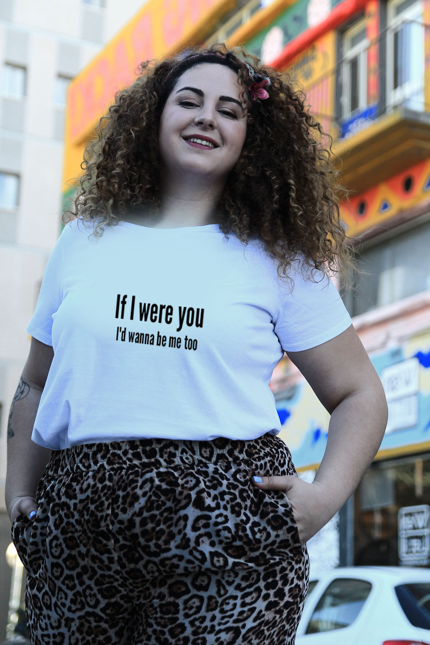 חולצת טי לבנה מעוצבת בהדפס If I were you I'd wanna be me too