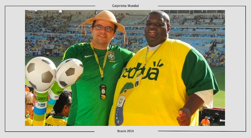 Bar brasiliano coi tifosi a tifare in maglia gialla
