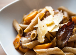 pasta con ahuyama y tocineta