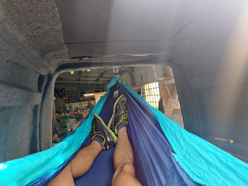 intégration d'un hamac pour les pauses courtes !