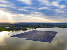 World's Largest Floating Solar Farm Begins Operations