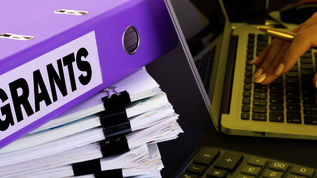 מענקים ועזרה לתהליך ממקום העבודה