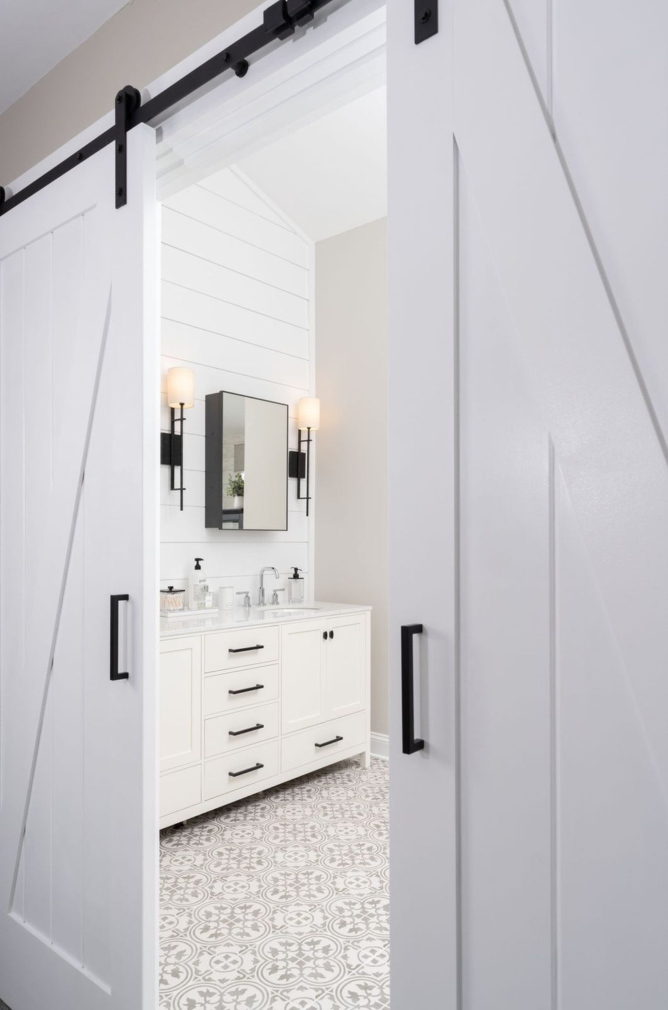 Ambler, PA: Modern Farmhouse Master Bathroom
