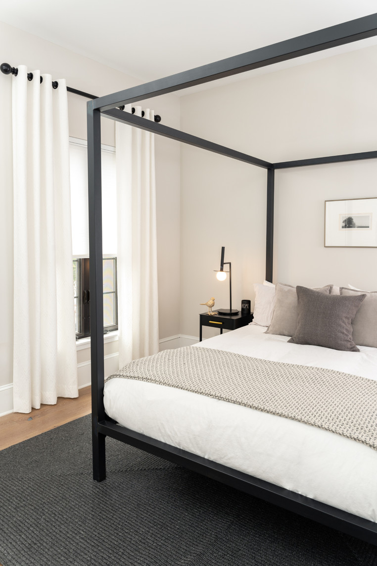 Philadelphia, PA: Minimalistic Chic Bedrooms & Open Concept Kitchen