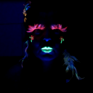shooting photos avec maquillage fluo UV pour événements à Tours