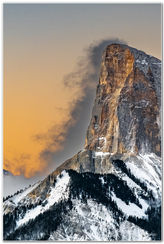 Mont Aiguille au lever du soleil
