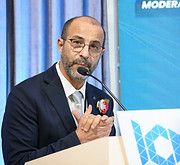 Porno qiz va vites qutisi Ayolning mushukidagi jinsiy oyinchoqlar