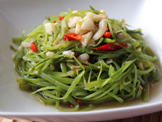 ผัดผักบุ้งฝอย เสน่ห์แห่งความกรอบอร่อยในจานอาหารไทย