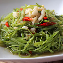 ผัดผักบุ้งฝอย เสน่ห์แห่งความกรอบอร่อยในจานอาหารไทย