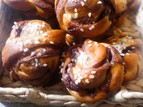 Cardamom Cinnamon Rolls (Bullar)