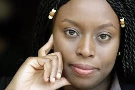 Chimamanda Ngozi Adichie | A sujar as mãos