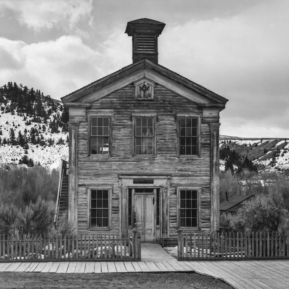 Bannack Schoolhouse Square.JPG