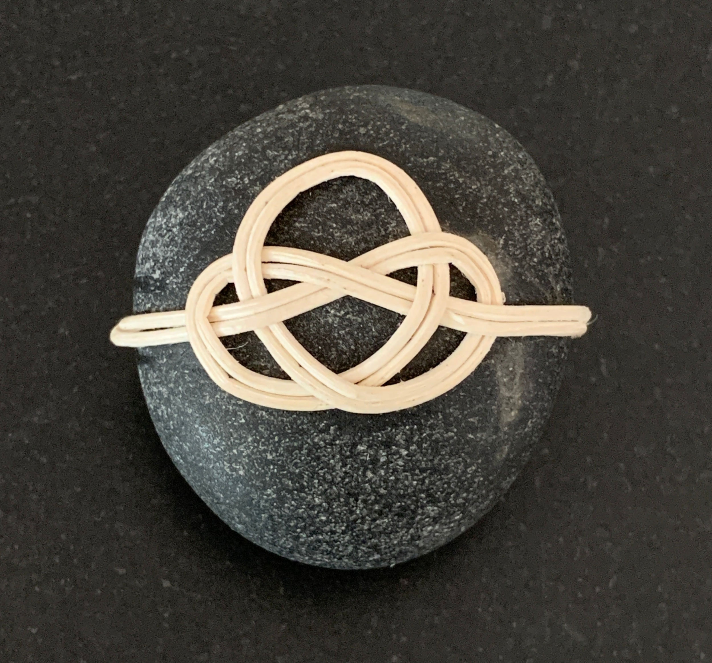 wrapped rocks knot