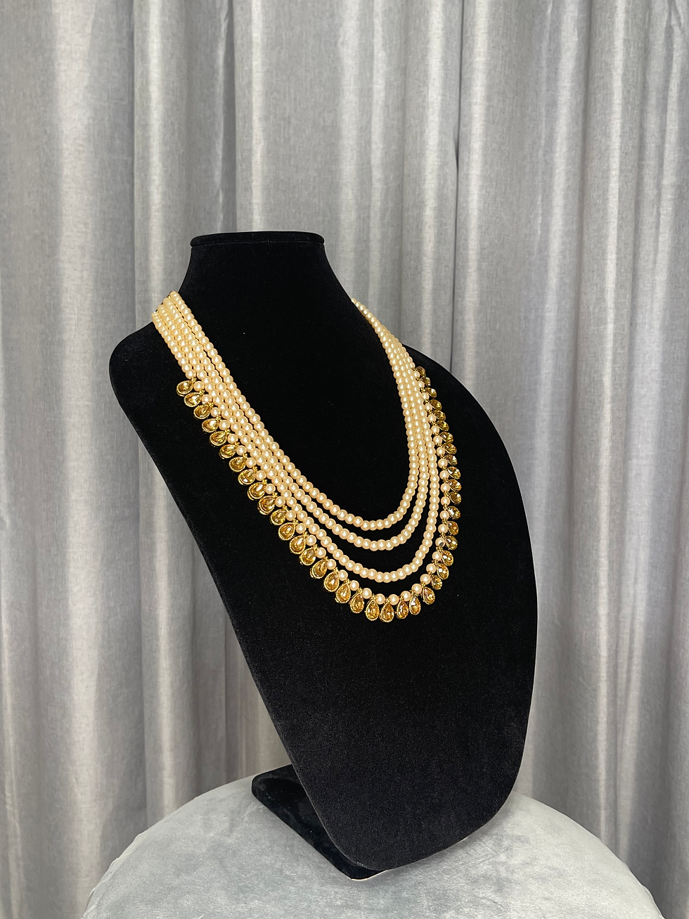 Thumbnail: CHAMPAGNE PEARLS WITH POLKI DROPS