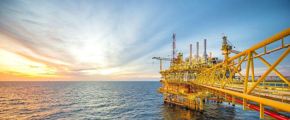 Sunset em Plataforma Offshore Gigante