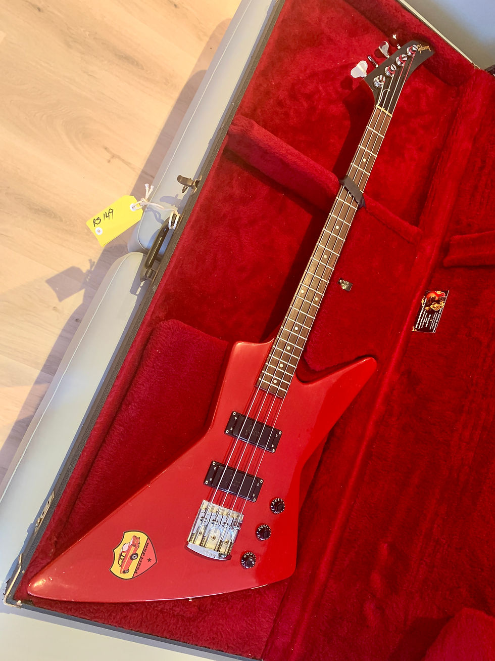 Thumbnail: GIBSON EXPLORER BASS 1985