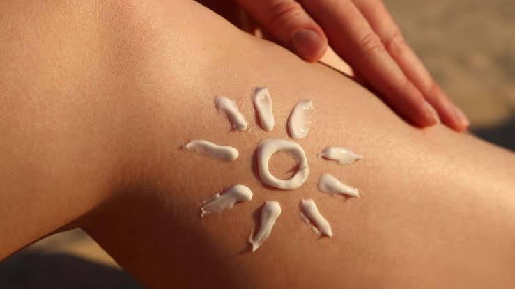 Dermatólogo revela cuál es la mejor protección frente al sol: no son las cremas ni cápsulas