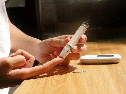 ¿Puede el ibuprofeno ayudar a disminuir el riesgo de desarrollar diabetes? Esto revelan las investigaciones científicas.