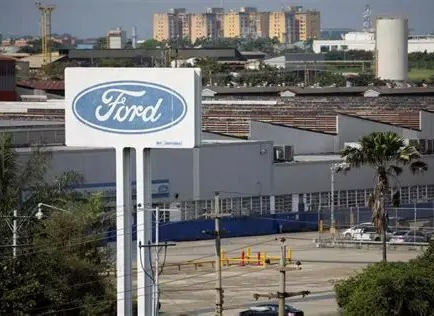 Concesionario Ford en St. Louis se Declara en Bancarrota