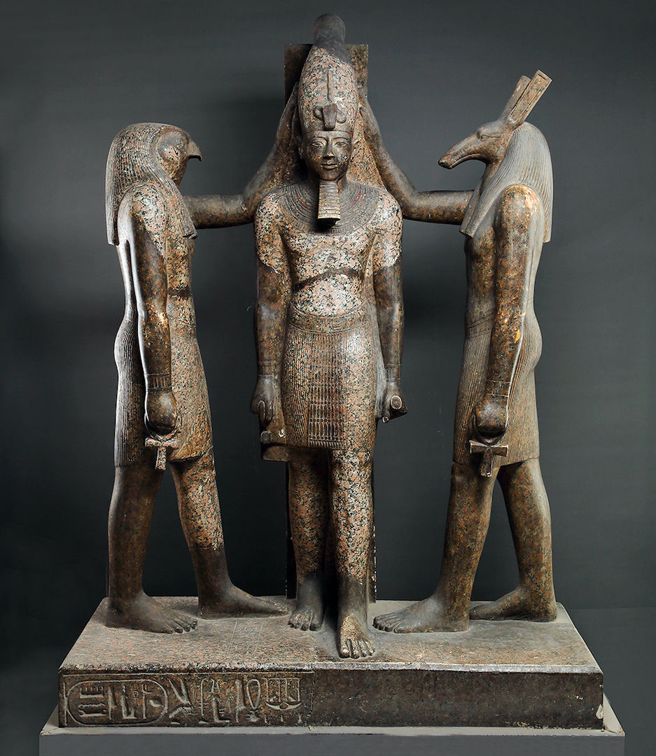 The sema-tawy: Heru and Set binding the Two Lands and anointing the new pharoah. At the Egyptian Museum.