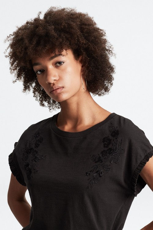 Miniatura: Elma Tee Bordada