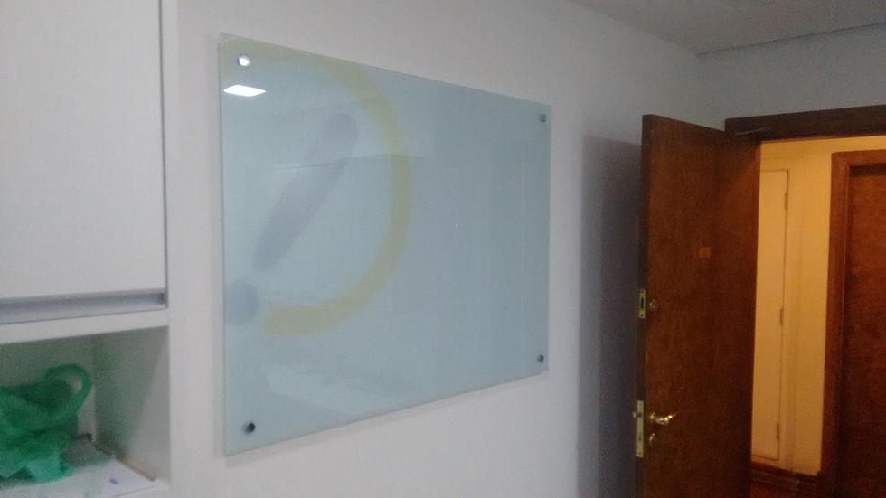 Lousa de Vidro com Logotipo