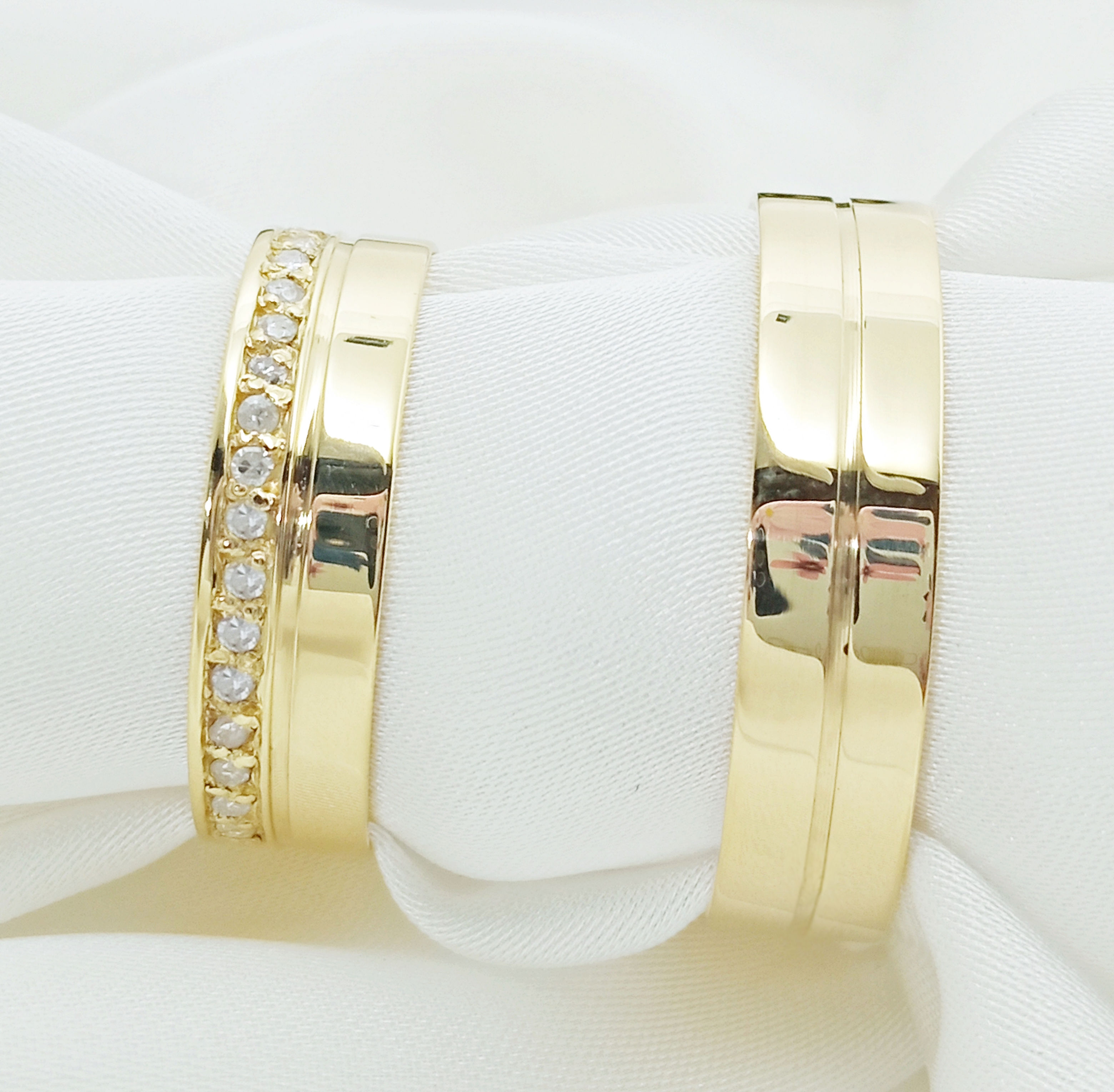 Par de aliança em Ouro 18k com Diamantes