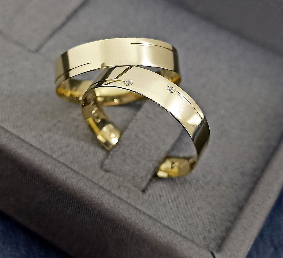 Miniatura: Par de aliança em Ouro 18k